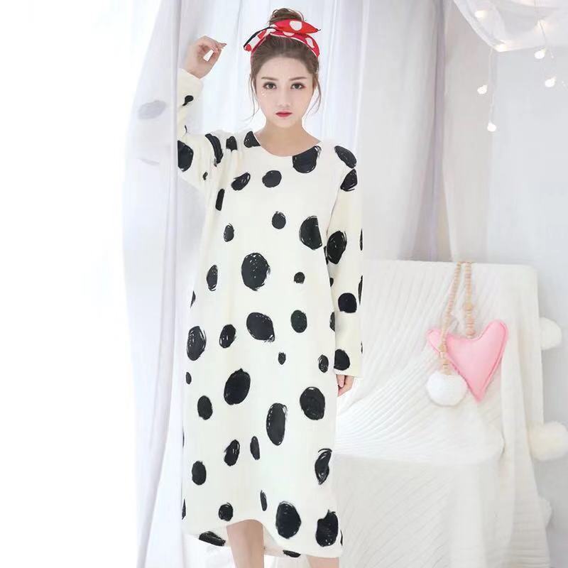 Flannel Nightdress in black spot