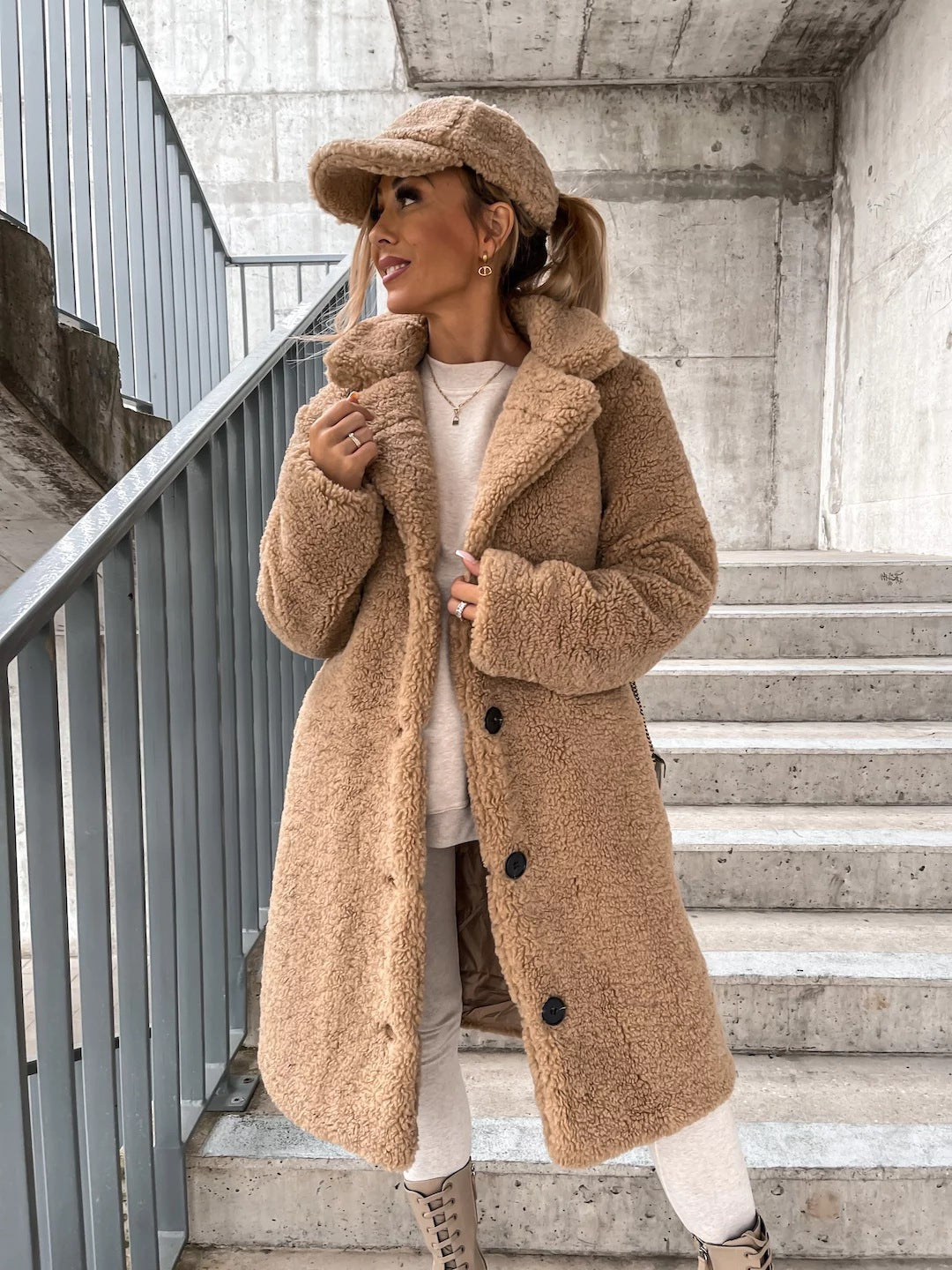 Teddy Coat With Lapels in khaki